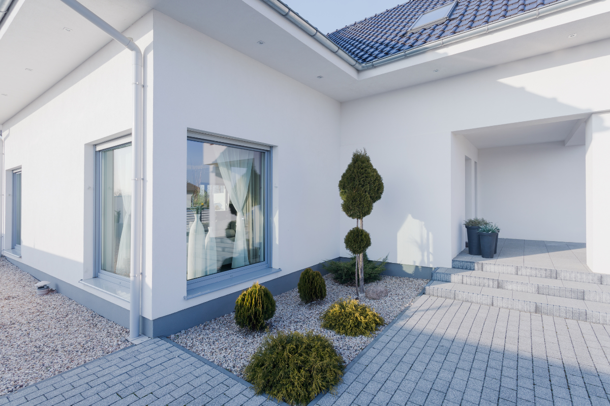 rumah warna putih