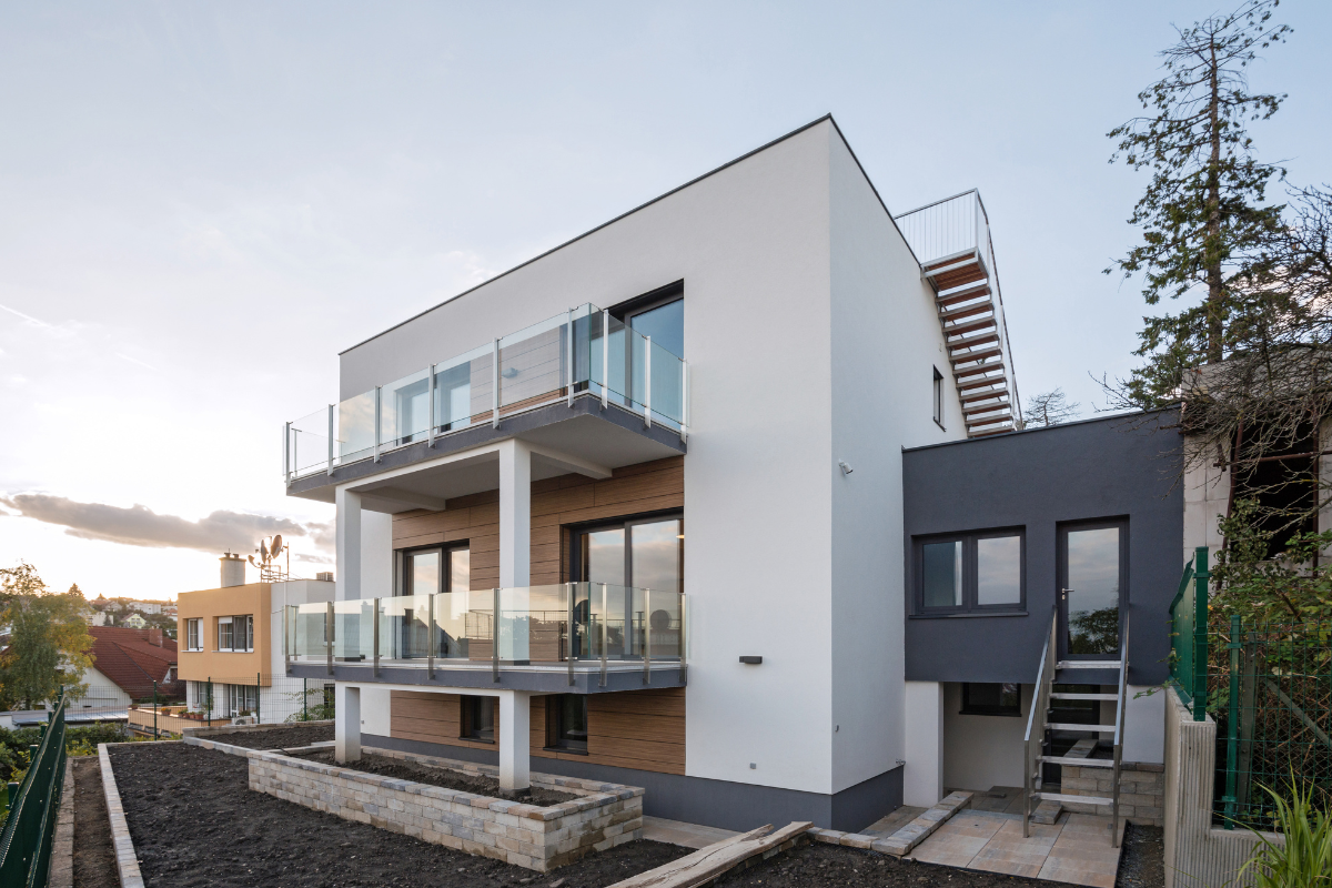 rumah hitam putih